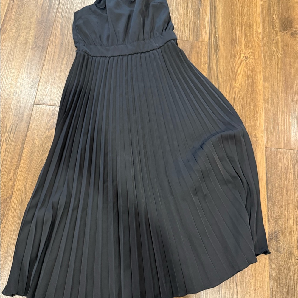 Elegant Black Pleated Dress